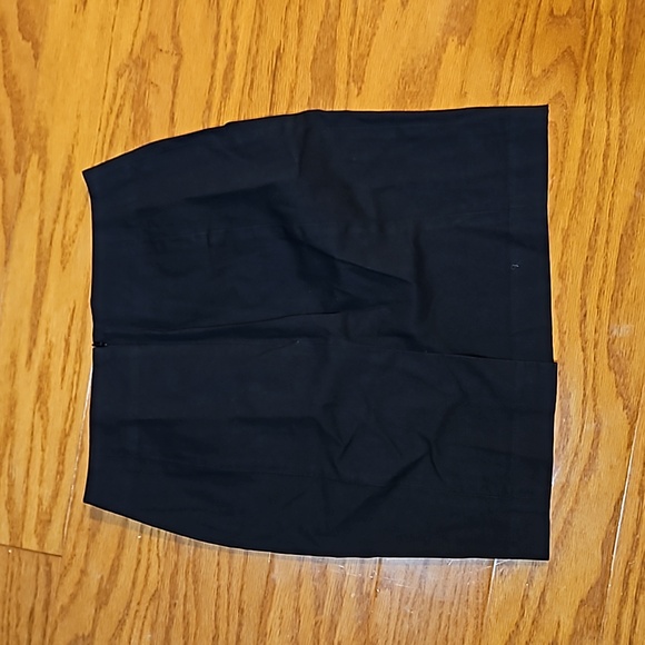Banana Republic Black Pencil Skirt - Picture 2 of 4